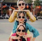 Mắt kính , khăn choàng đầu chụp ảnh mặc áo dài Tết